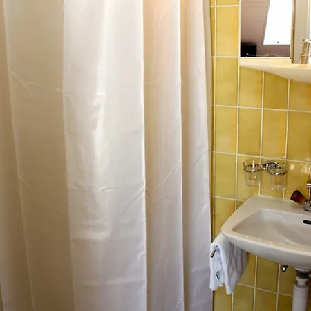 Du Marche Hotel
