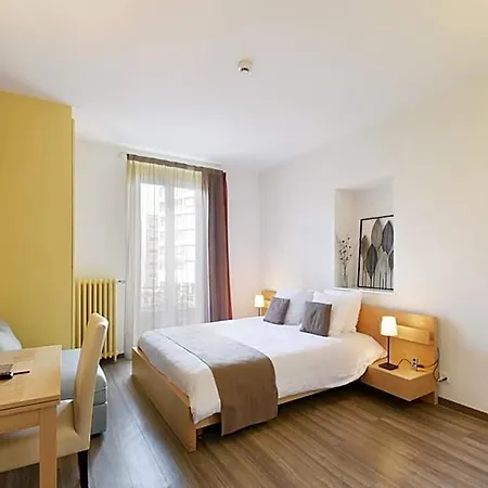 Du Marche Hotel